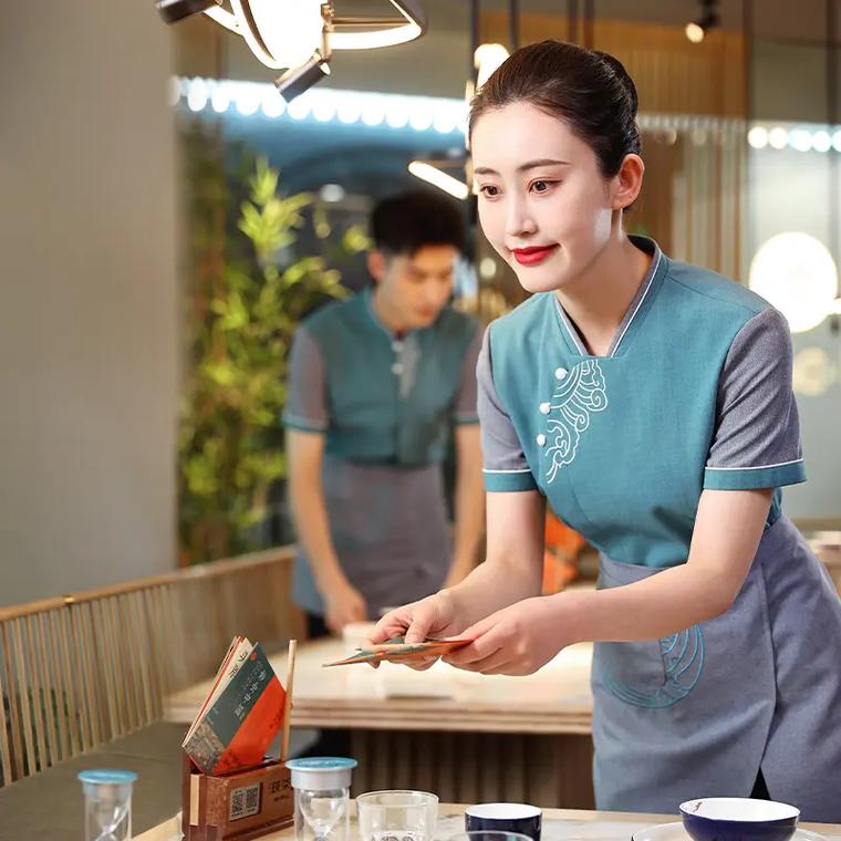 潮流新风尚 当餐厅服务员工作服遇上歌舞活动
